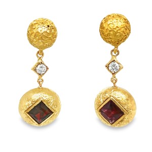 Estate 18kt Yellow Gold Garnet And Diamond Dangle Earrings